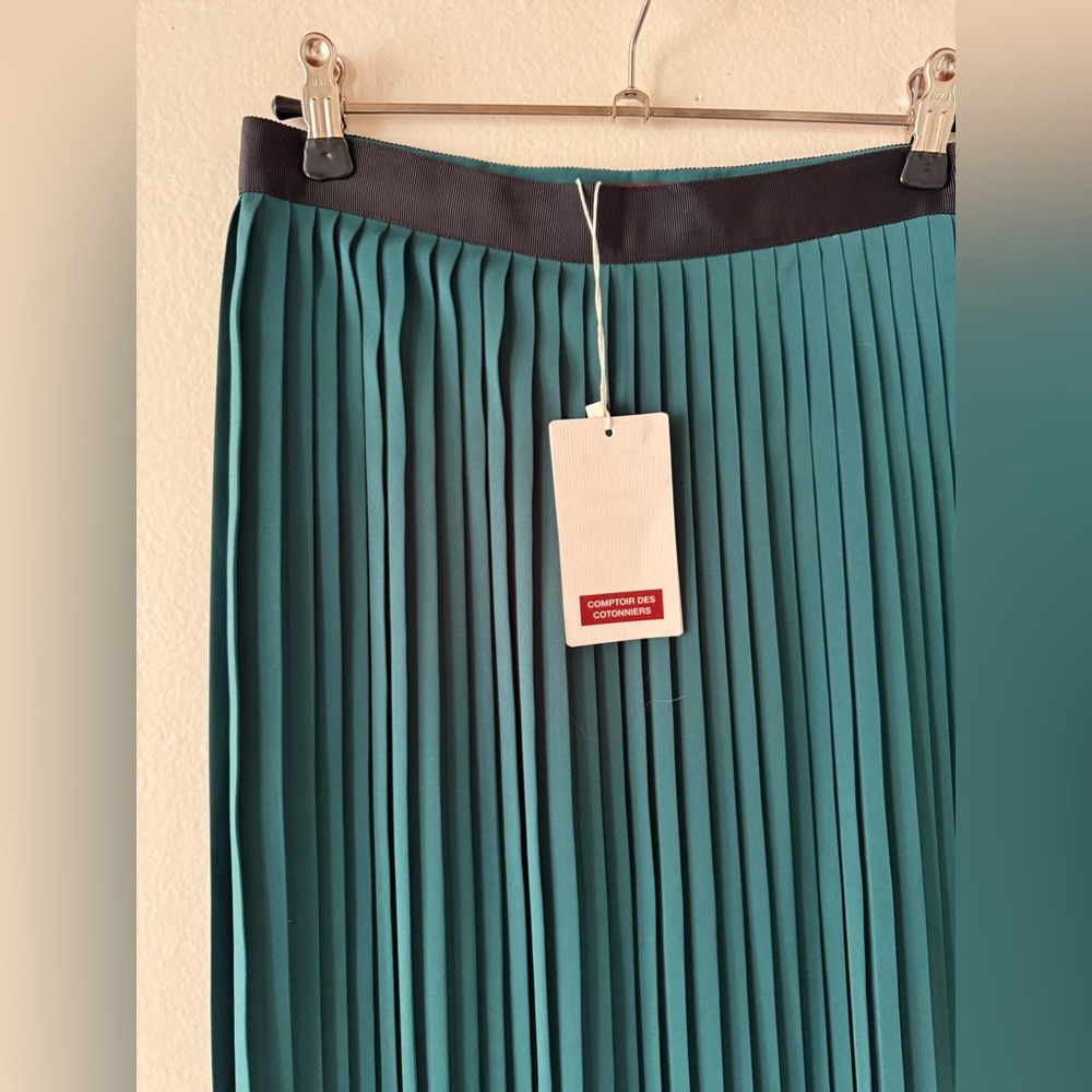 NWT - Elegant Teal Pleated Skirt from Paris - Picture 3 of 3